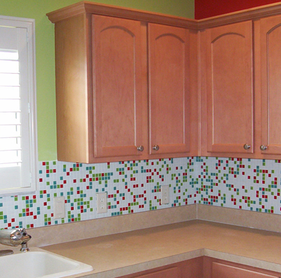 Residential Kitchen in custom blend of Kaleidoscope Color Grove Glass Mosaic Tiles